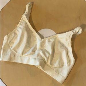 Nursing maternity snap bra new without tag